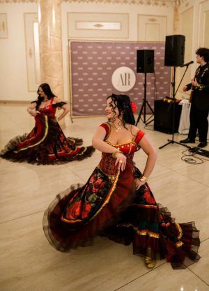 Цыгане на корпоратив Цыганские танцы, песни и романсы