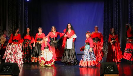 Цыганские танцы, песни и романсы