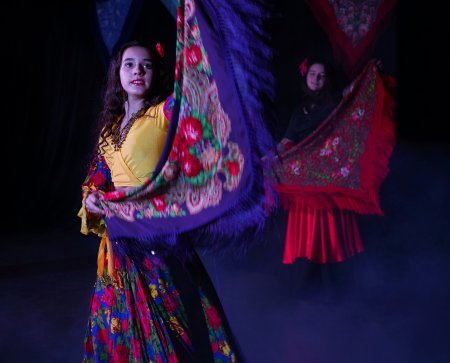 Цыганские танцы, песни и романсы